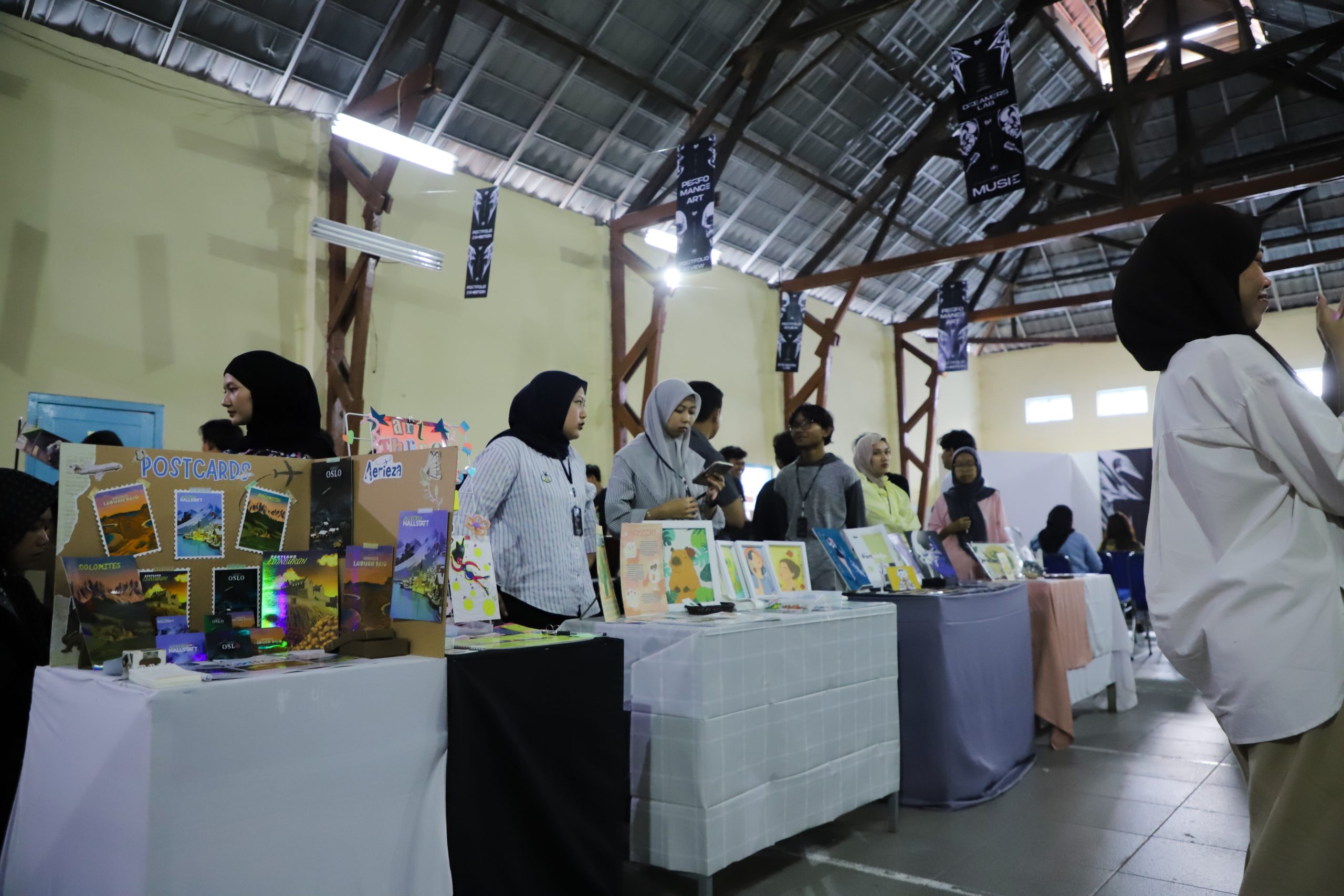 Pameran Portofolio ‘Dreamers Lab’: Proyek Mata Kuliah ala Mahasiswa DKV Uniku