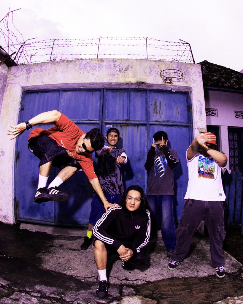 Sleepover Rilis Debut Maxi-Single “Leave Me / Quiet Tension”, Tawarkan Warna Baru Musik Alternatif
