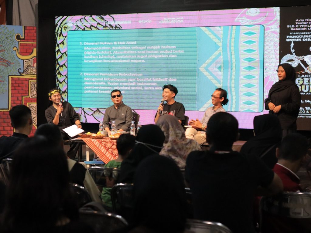 Diskusi Panggung Teater untuk Disabilitas