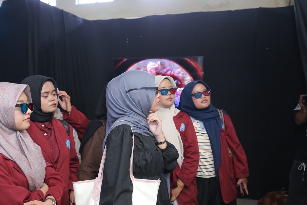 Pameran Tunggal Fotografi 3D Anaglyph Sigit Setya Kusuma