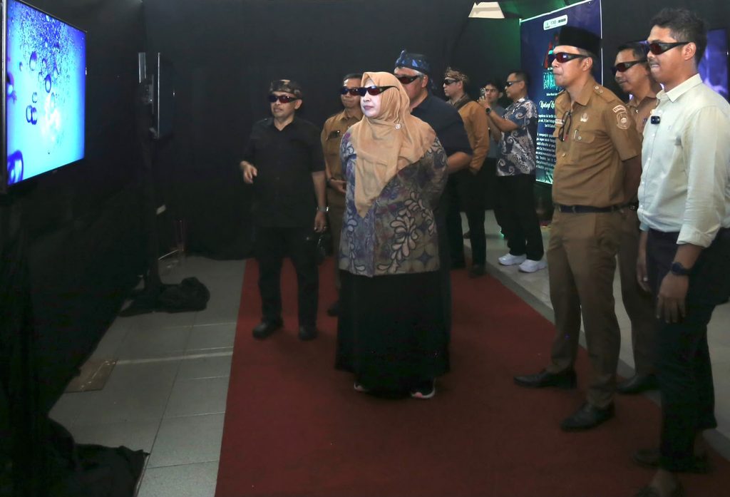 Pameran Tunggal Fotografi 3D Anaglyph Sigit Setya Kusuma
